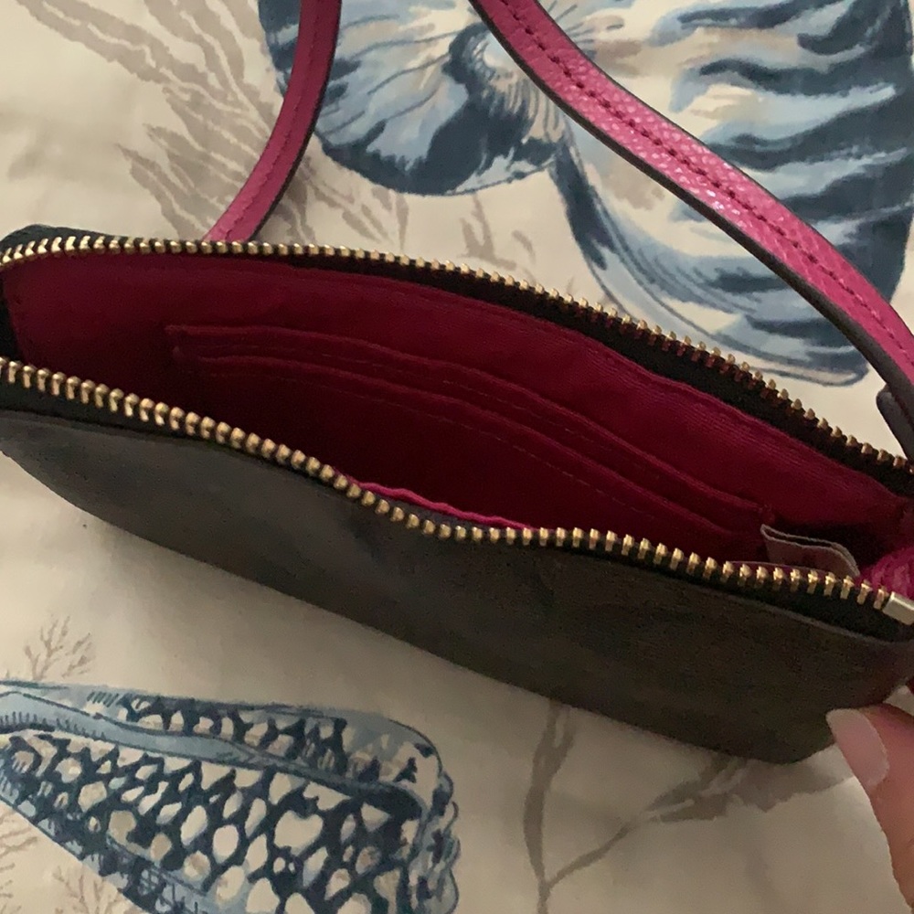 Coach wristlet - Picture 3 of 3
